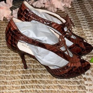 Elie Tahari Brown Snakeskin T-Strap Stiletto Pumps